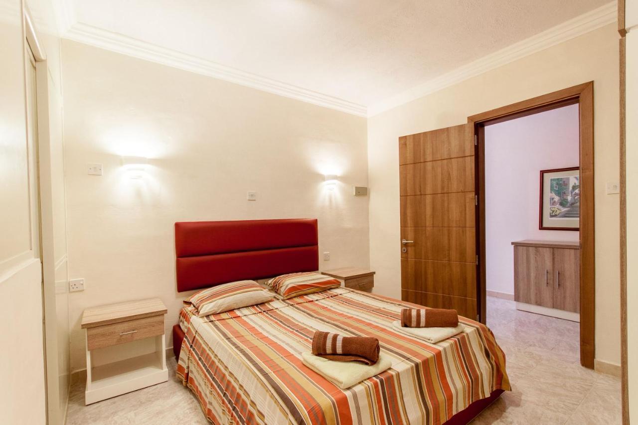 Pool And Sea Merill Apartments - Happy Rentals Mellieħa Buitenkant foto