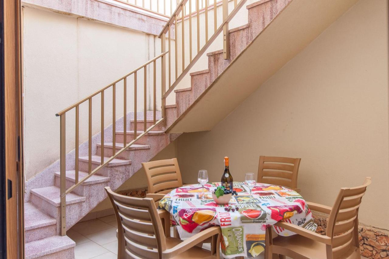 Pool And Sea Merill Apartments - Happy Rentals Mellieħa Buitenkant foto