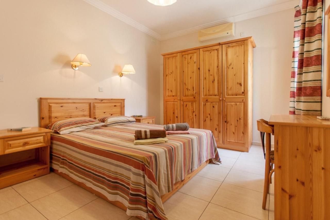 Pool And Sea Merill Apartments - Happy Rentals Mellieħa Buitenkant foto