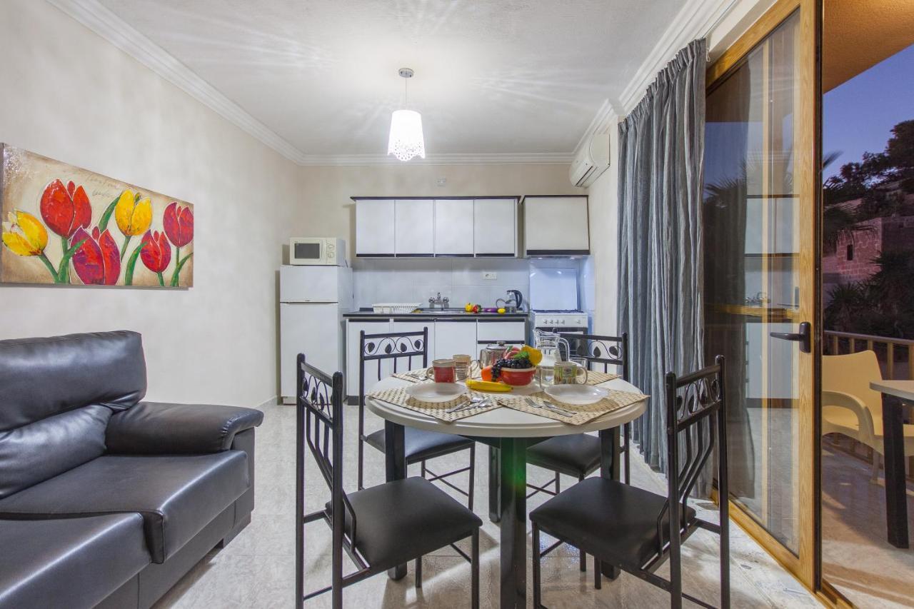 Pool And Sea Merill Apartments - Happy Rentals Mellieħa Buitenkant foto