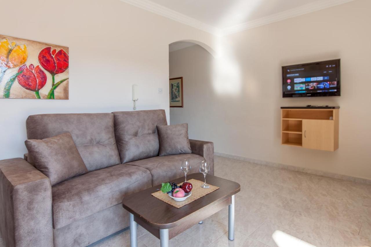 Pool And Sea Merill Apartments - Happy Rentals Mellieħa Buitenkant foto